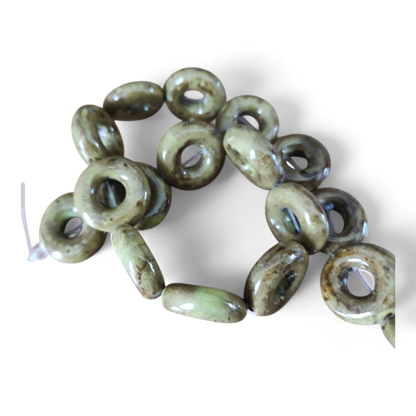 x1 Perle Donut en Porcelaine Artisanale – Couleurs Mélangées – Ø 18 à 22 mm