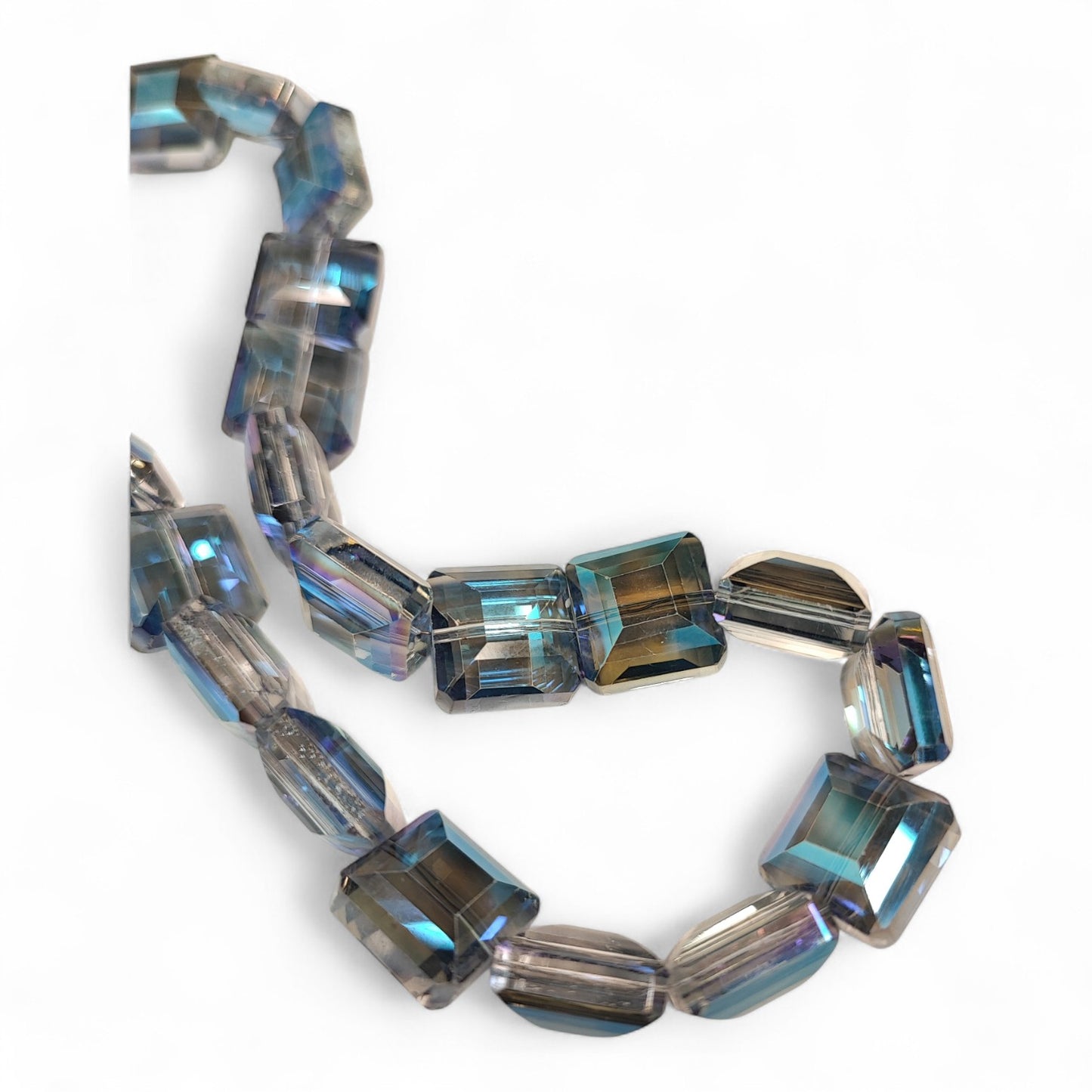 x1 Perle Carrée Facettée – Cristal Électrolytique – 13 mm
