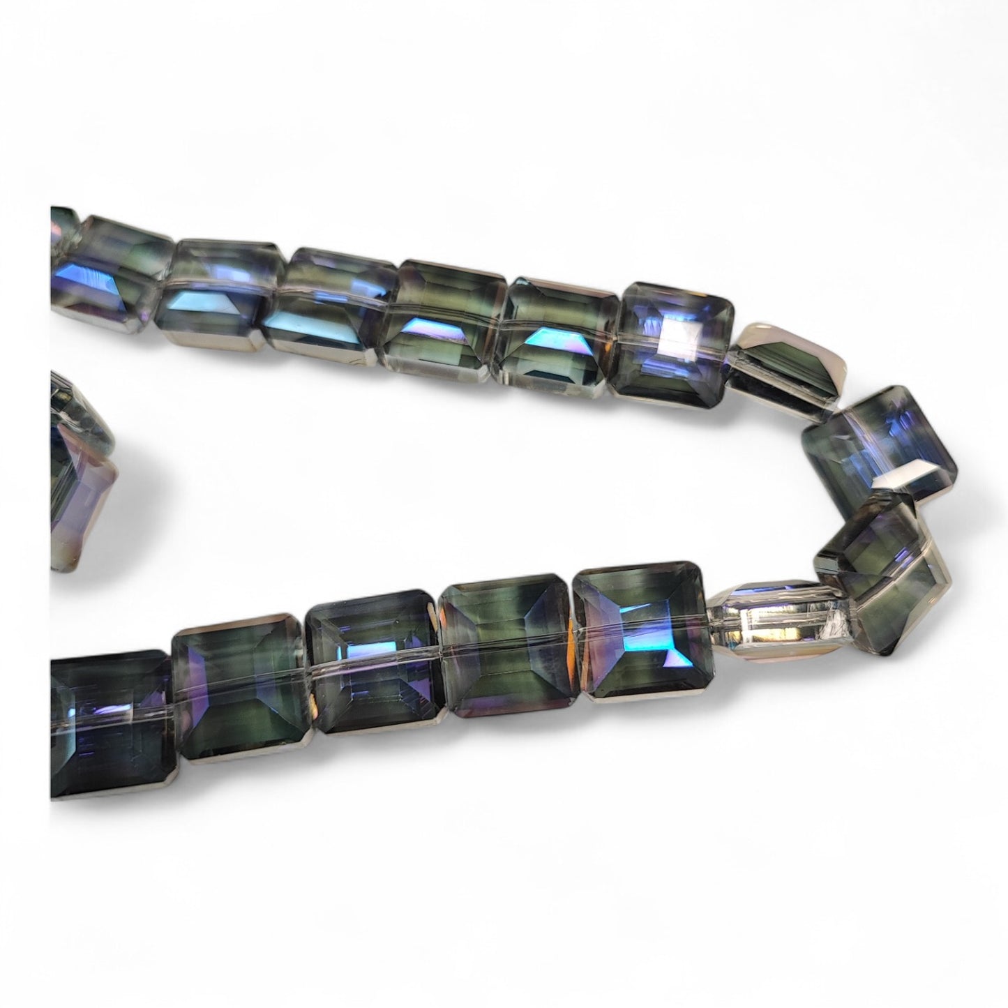 x1 Perle Carrée Facettée – Cristal Électrolytique – 13 mm