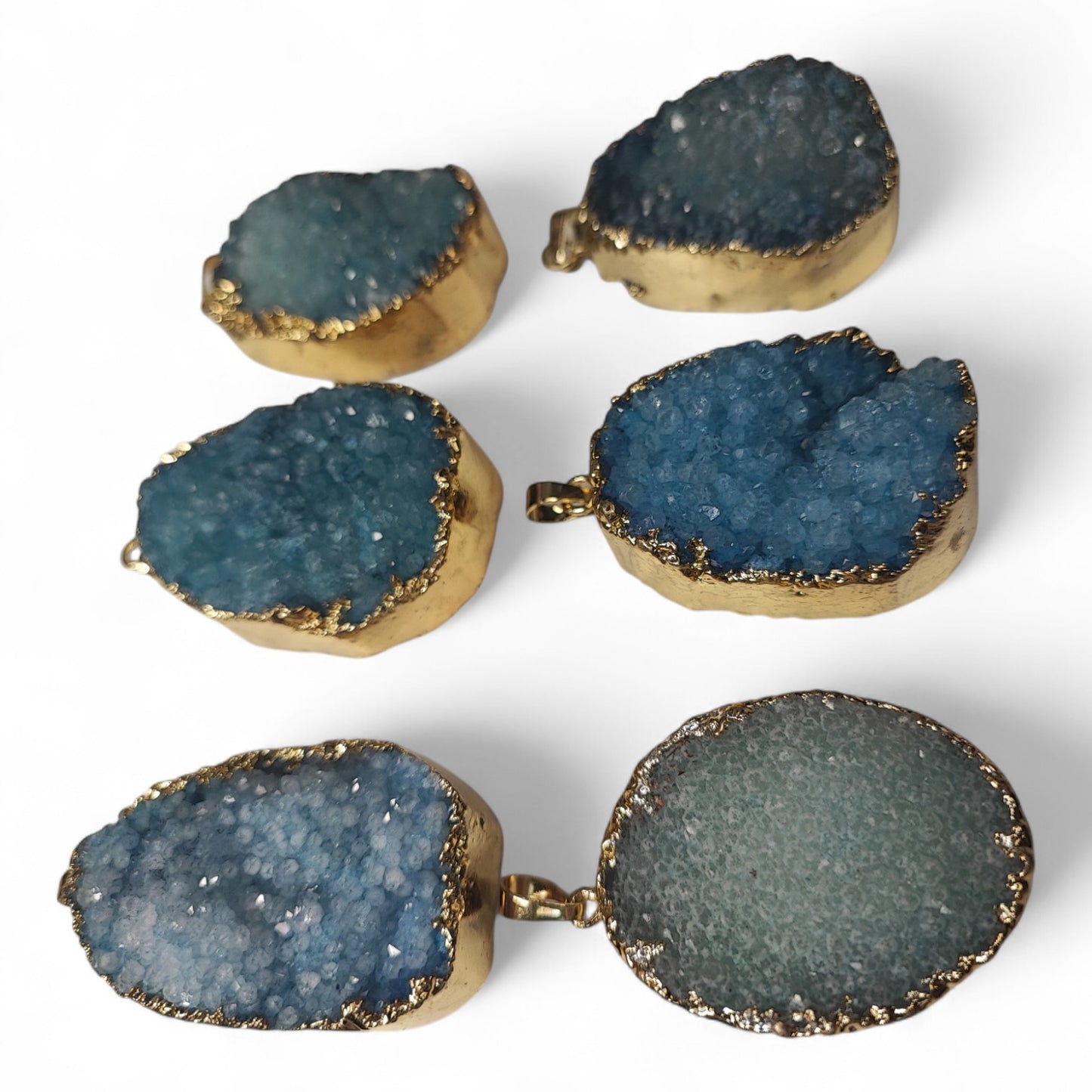 x1 Pendentif Druzy en Agate Naturelle – Galvanoplastie Dorée – Aigue-Marine