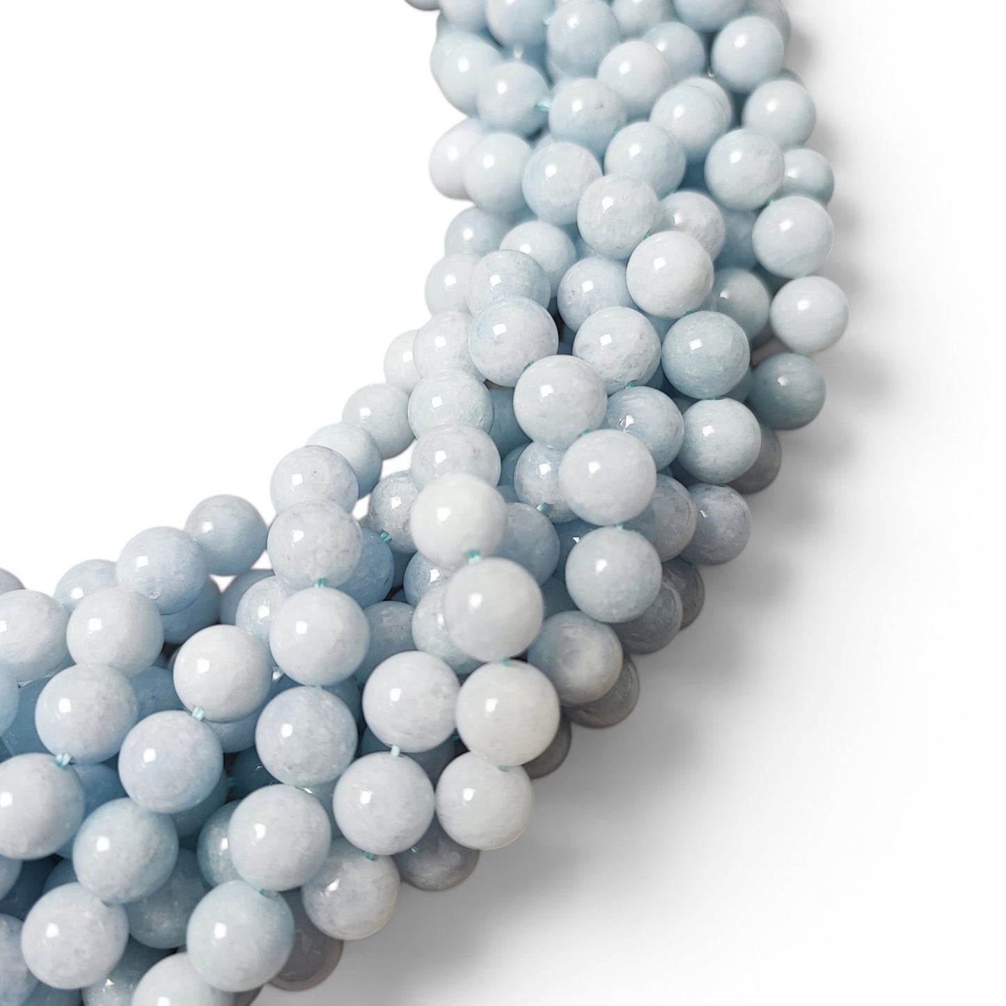 Fil de perles de calcédoine naturelle imitation aigue-marine – Rondes 8 à 9 mm