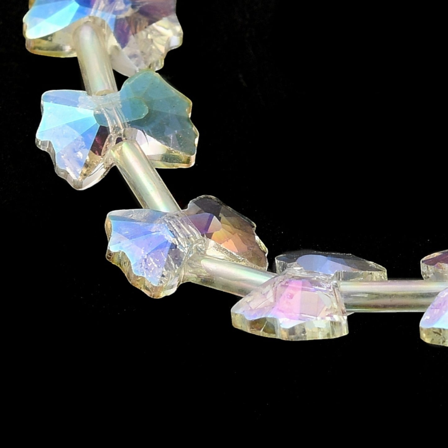 x1 Fil de Perles de verre électroplaquées arc-en-ciel – Forme nœud papillon 10 x 7 mm – Citrine