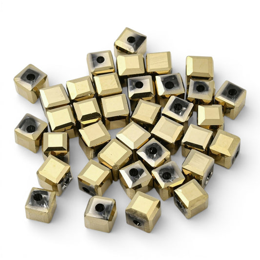 x10 Perles de Verre Facettées Électroplaquées – Cube Doré – 5,5 mm
