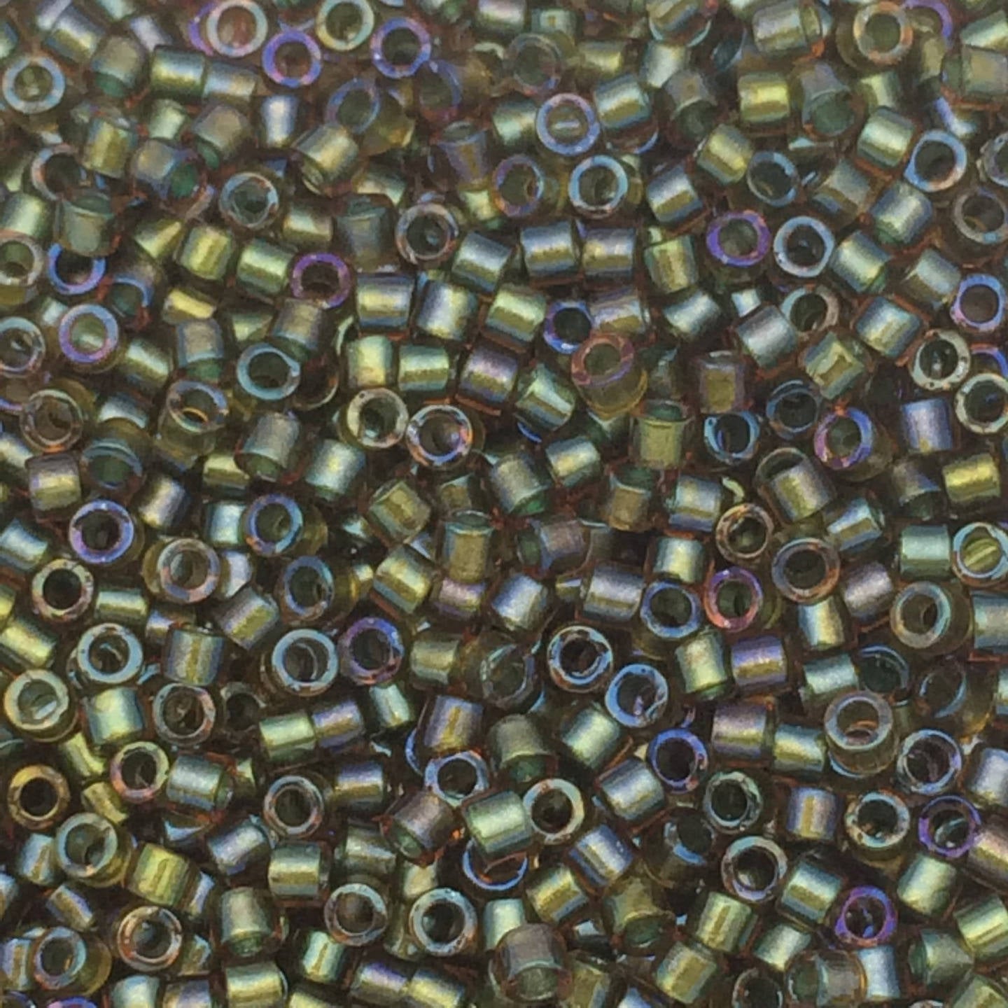 8g perles Miyuki Delicas 11/0, SPKL Mint Lined Topaz AB: DB1739