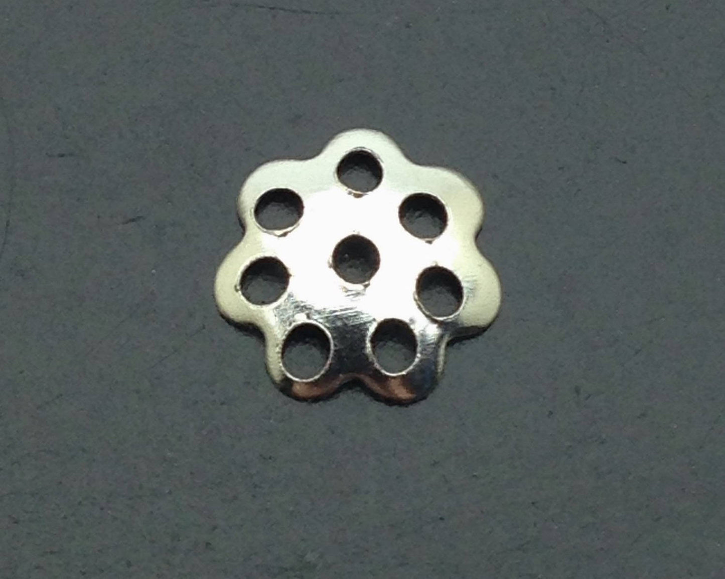 50 Coupelles Filigranées 6 mm - couleur au choix