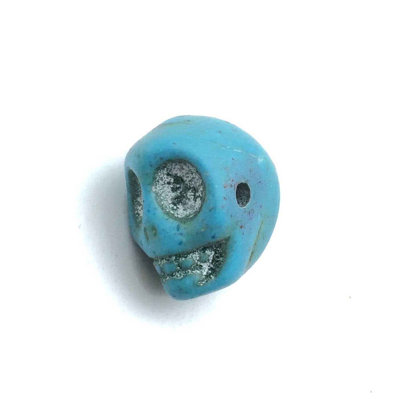 Lot de 18 Perles Crâne en Howlite Synthétique – 13x12 mm