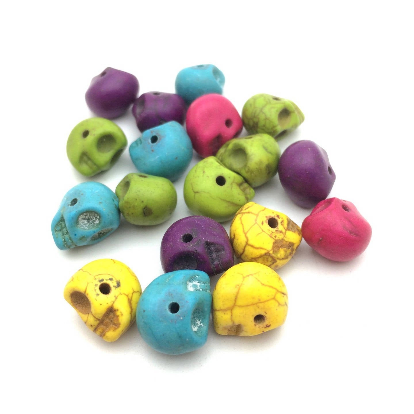 Lot de 18 Perles Crâne en Howlite Synthétique – 13x12 mm