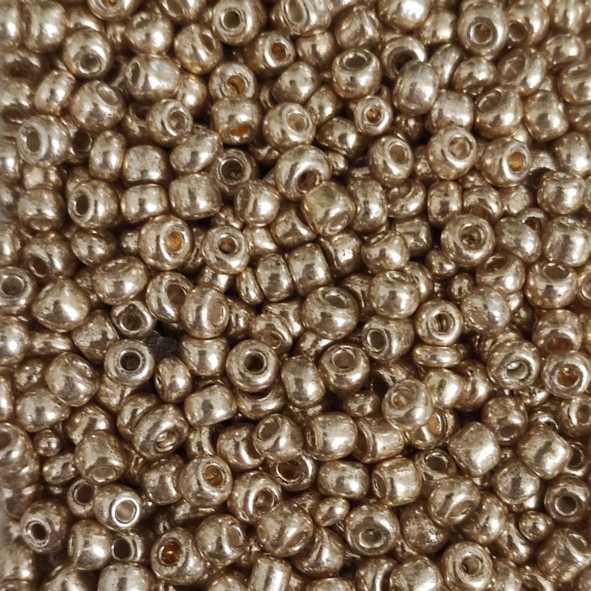 Perles de rocaille en verre – 3/4mm – Couleurs au choix