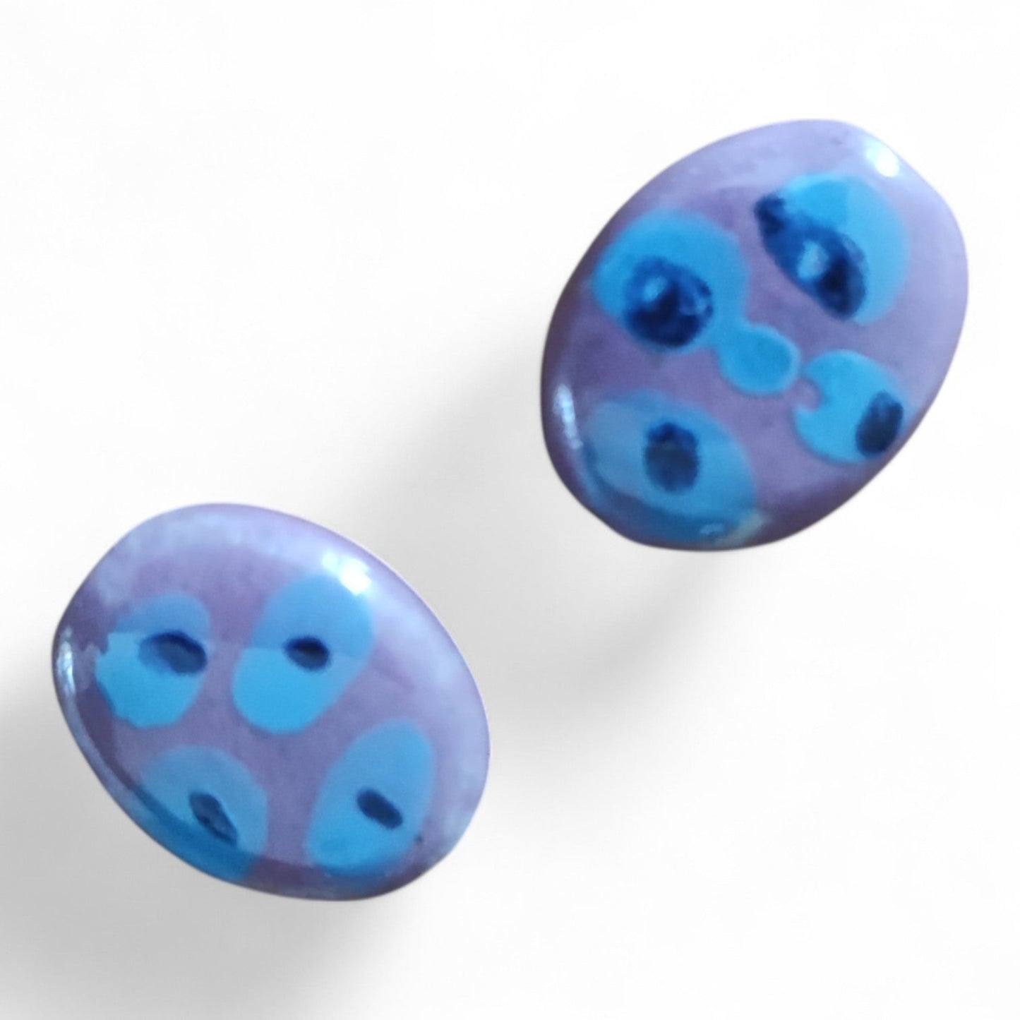 x1 Perle Céramique Ovale Plate – Violet Tacheté Bleu – 24x16 mm