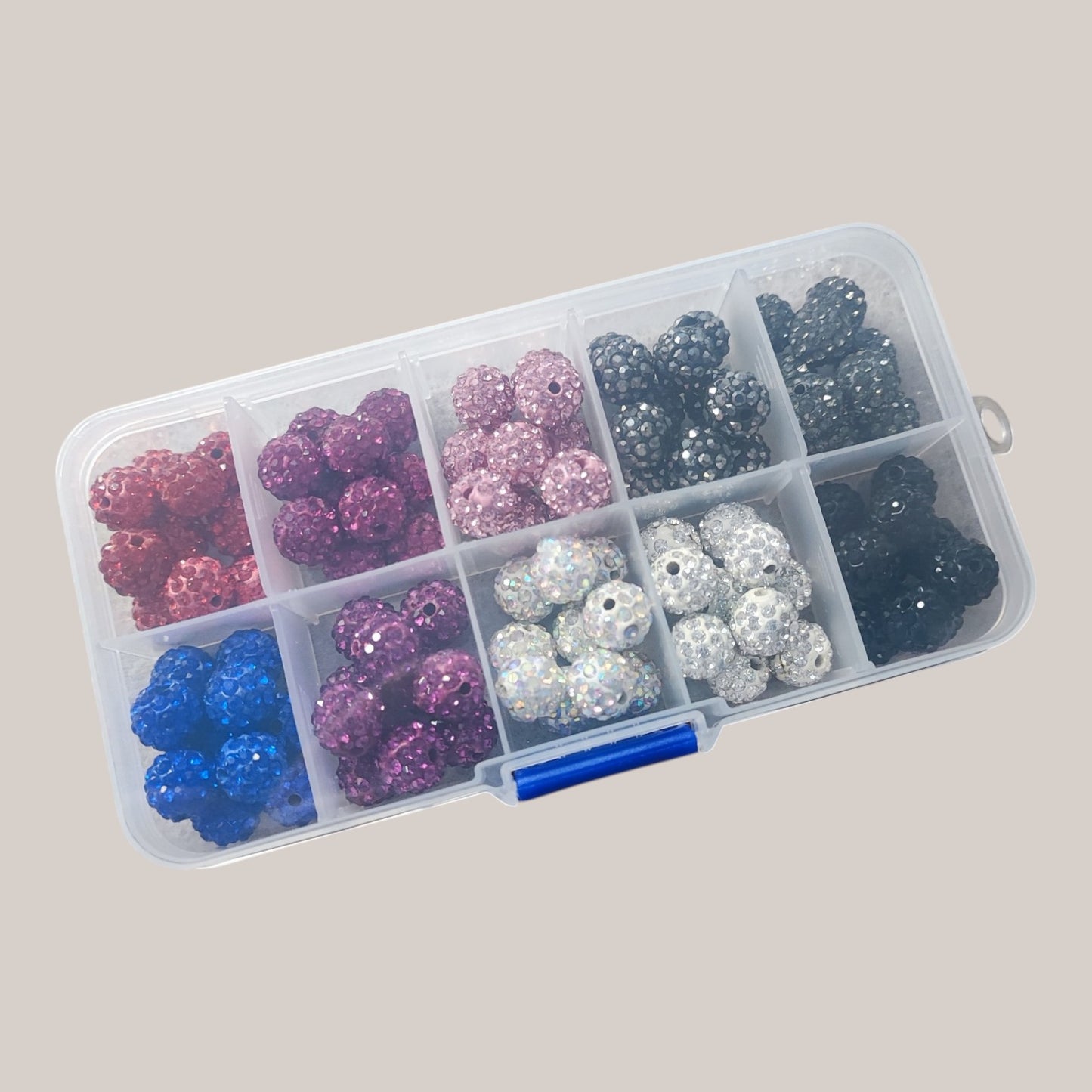 Boîte de 10 Compartiments – Perles Strass en Argile Polymère – 100 Perles