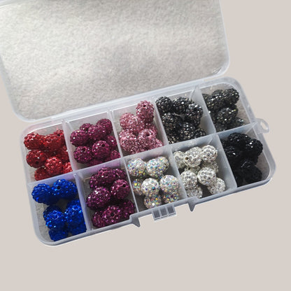 Boîte de 10 Compartiments – Perles Strass en Argile Polymère – 100 Perles