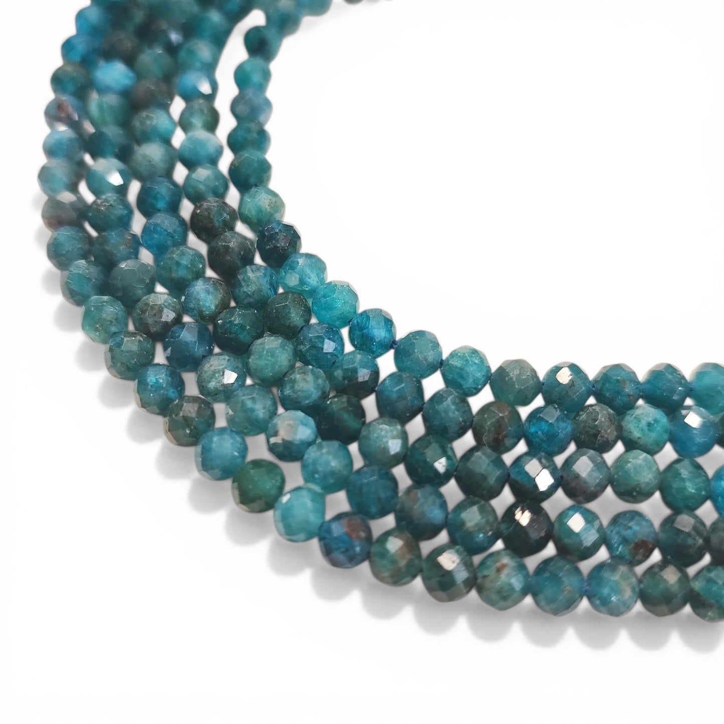 Fil de Perles en Apatite Naturelle – Rondes Facettées – 4 mm – 38 à 39 cm