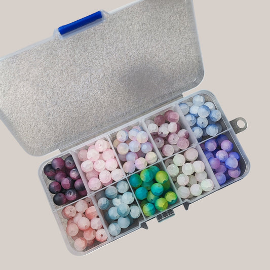 Boîte de Perles en Verre Craquelées Givrées – 8 mm – 10 Compartiments – ~200 Perles