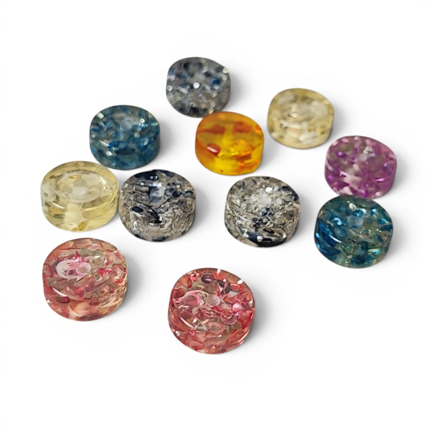 Lot de 10 perles en résine imitation ambre – Rondes plates – Couleurs assorties – 11 x 5 mm