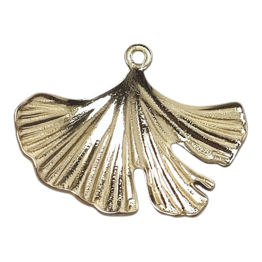 x1 Pendentif feuille de Ginkgo en acier inoxydable 304 plaqué or 18 carats – 30 mm