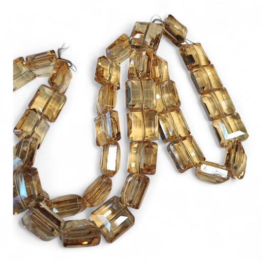 x1 Perle Carrée Facettée – Cristal Électrolytique – 13 mm