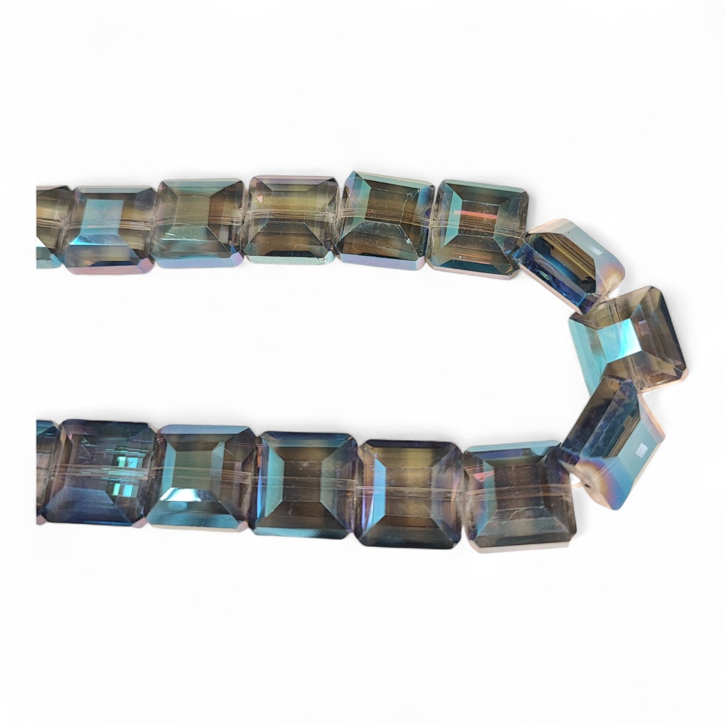 x1 Perle Carrée Facettée – Cristal Électrolytique – 13 mm