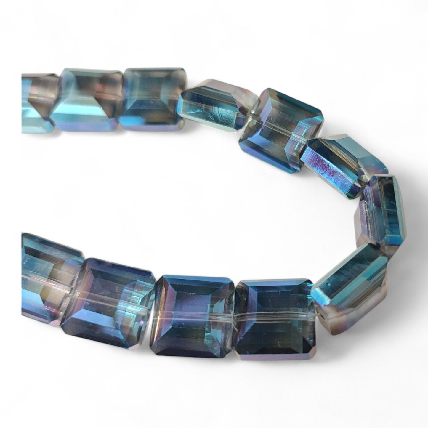 x1 Perle Carrée Facettée – Cristal Électrolytique – 13 mm