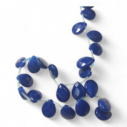 x1 Pendentif Goutte Facettée en Jade Blanc Teinté – 15x12 mm – Couleurs Mélangées