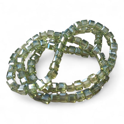 x1 fil de 98 Perles Cubiques en Verre – 4 mm – Facettées et Galvanisées