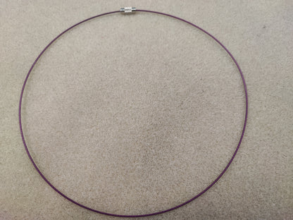 Collier Tour de Cou en Fil d’Acier Gainé – 43 à 45 cm
