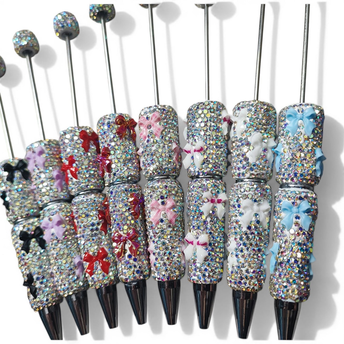 Stylo à tige décoré de strass – 62 couleurs au choix
