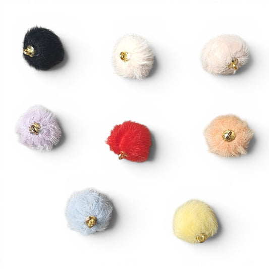 x2 Pendentifs pompons en peluche rond – Anneau doré – 17,5 x 15 mm