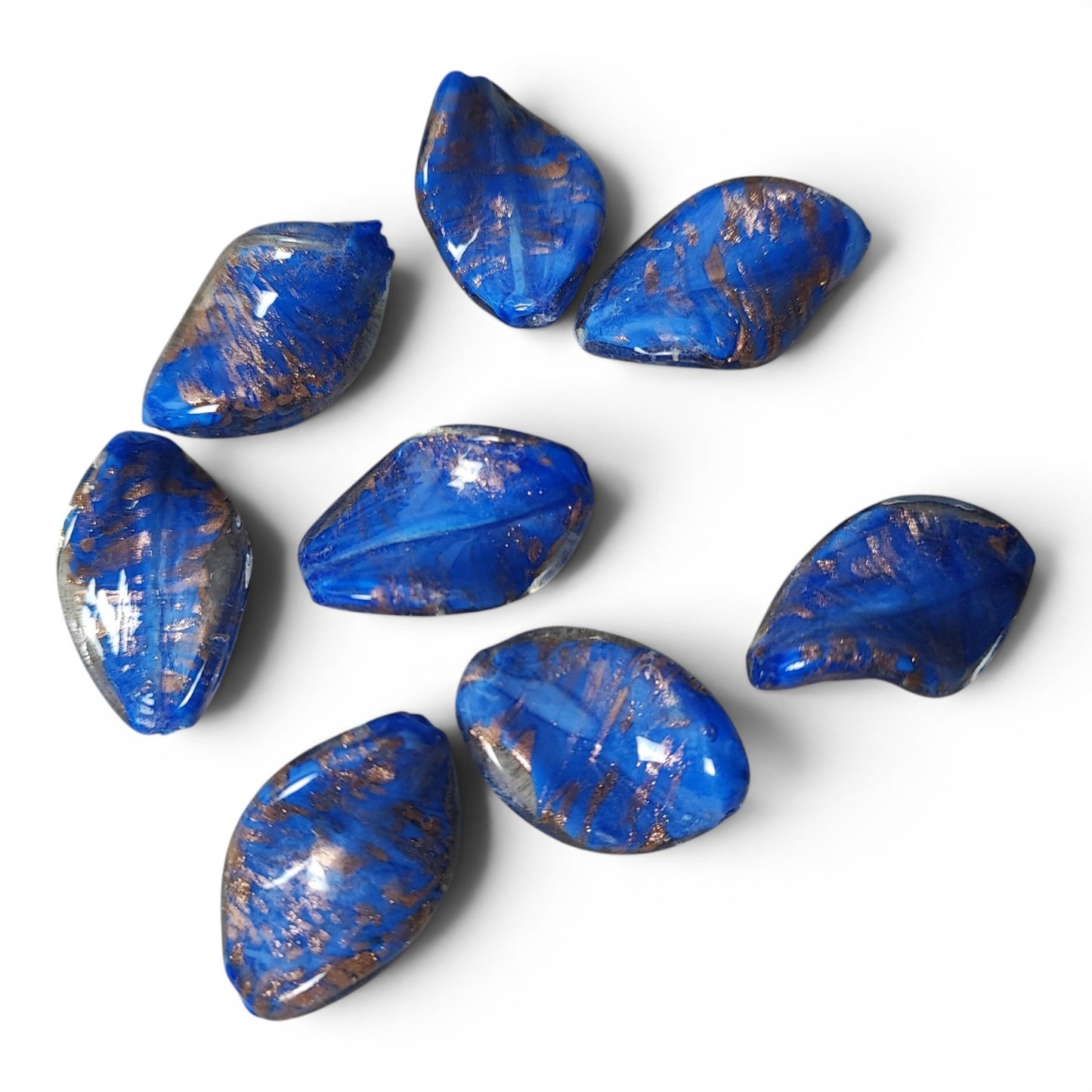 Perles artisanales lampwork en verre filé – Inclusions dorées – Forme torsadée