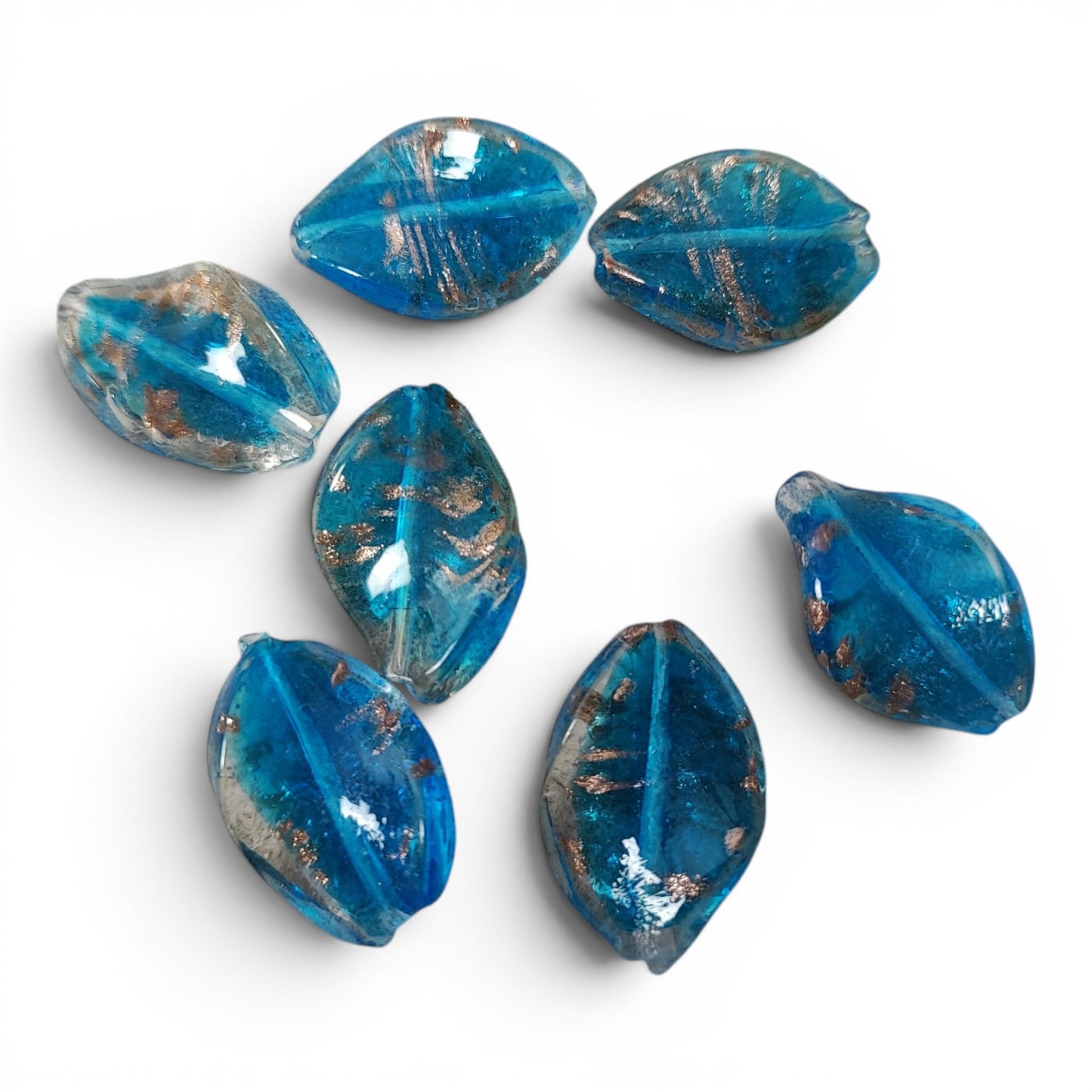 Perles artisanales lampwork en verre filé – Inclusions dorées – Forme torsadée