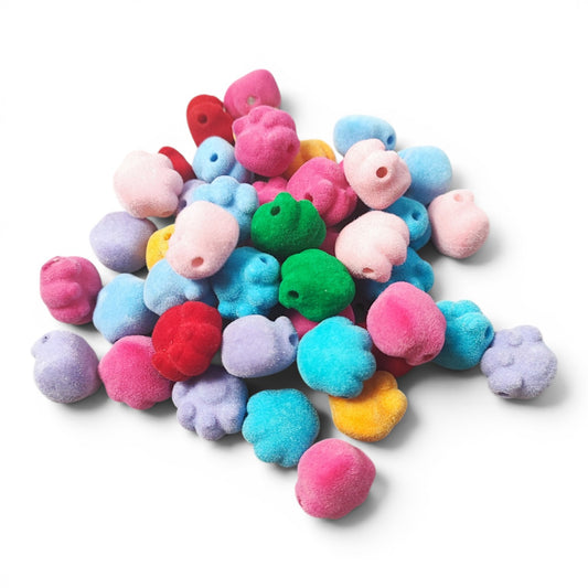 5 Perles en résine velours – Motif pattes de chat