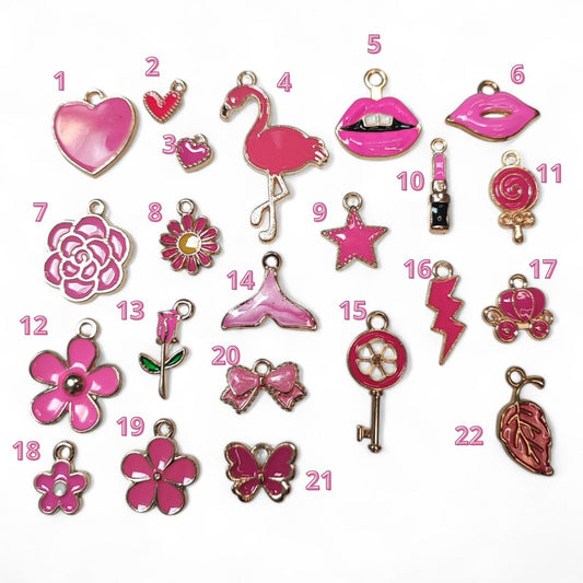 Breloques Dorées et Émaillées roses fushia – Motifs au Choix
