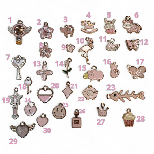 Breloques Dorées et Émaillées roses – Motifs au Choix