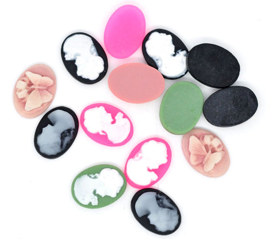 x1 Camée Dôme en Résine – Femme ou Papillon – 18x13mm – Couleurs au choix