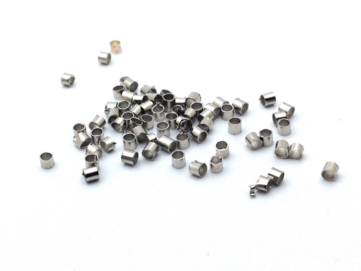 Perles à Écraser Tubes – Métal – 2 mm – Lot de 5 g (≈400 pcs)