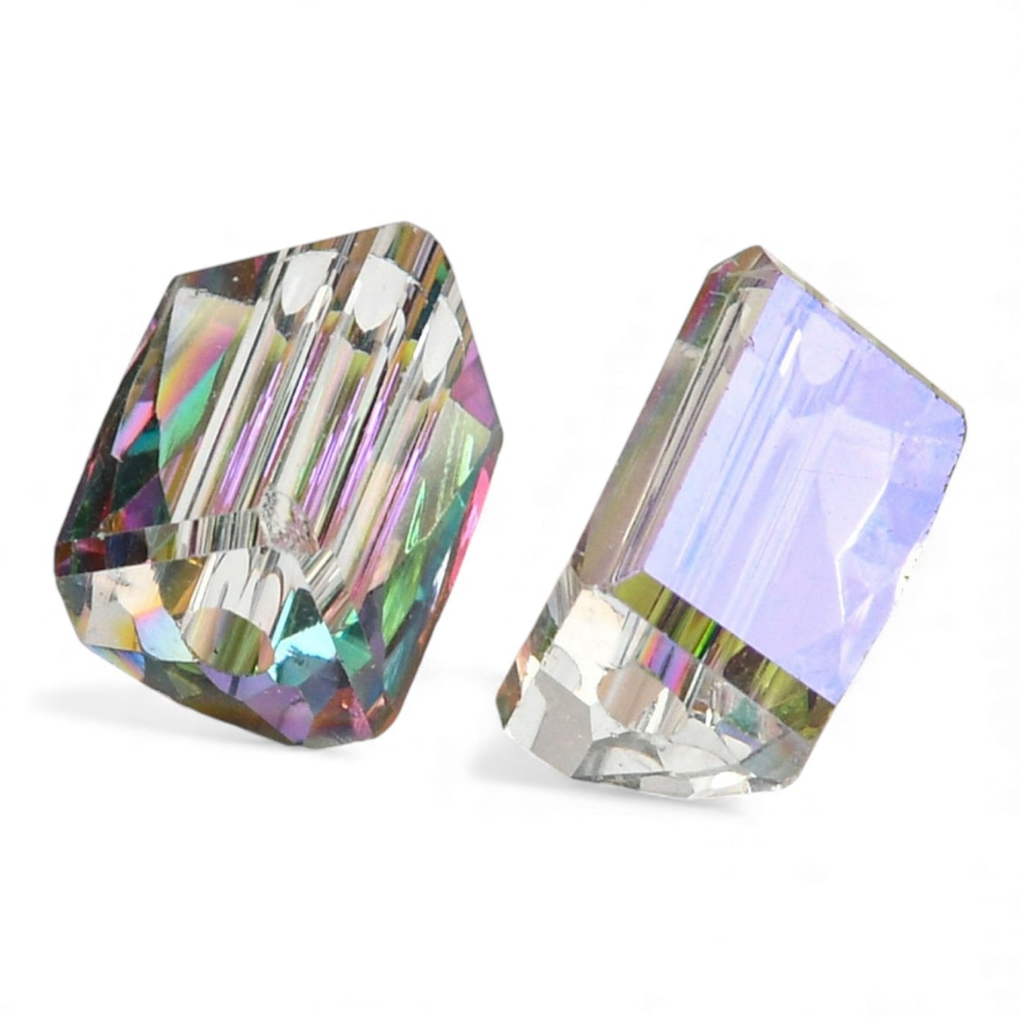 x10 Perles de Verre Électroplaquées – Triangulaires Gris reflets violets – 7,5 mm