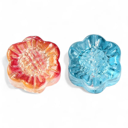 x8 Perles en Verre Transparentes – Forme Fleur – Couleurs Mélangées – 12,5 x 11,5 x 6 mm