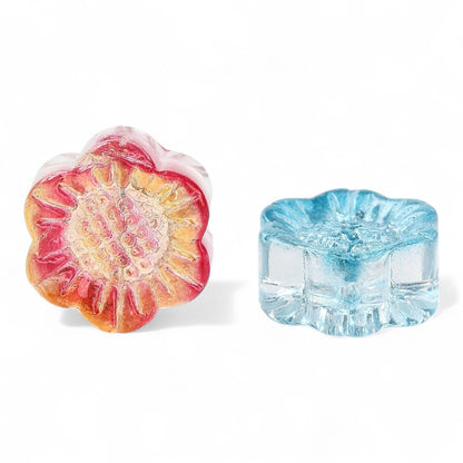 x8 Perles en Verre Transparentes – Forme Fleur – Couleurs Mélangées – 12,5 x 11,5 x 6 mm