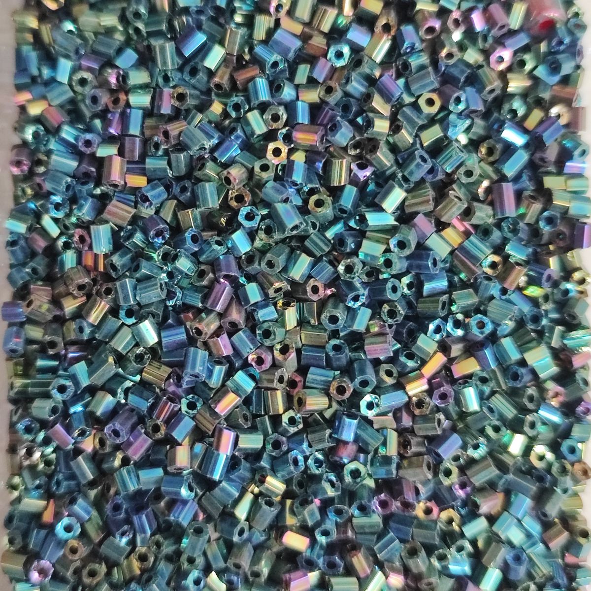 Perles de rocaille "cut" en verre – Taille 11/0 (~2,2mm) -25g