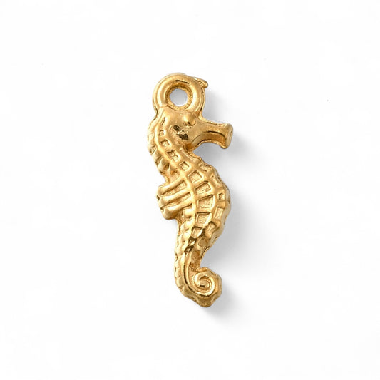 x1 Breloque Hippocampe en acier inox 304 – Plaqué or 18K (IP) – 14,5 mm