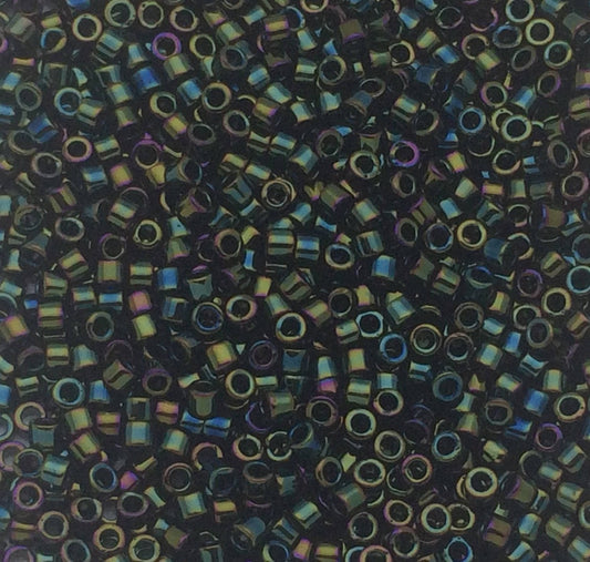 8g perles Miyuki Delicas 11/0 Green Iris: DB003