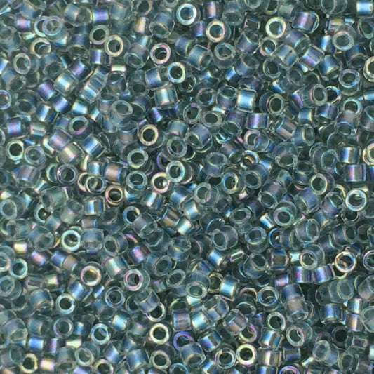 8g perles Miyuki Delicas 11/0 Lined Light Seafoam AB: DB084