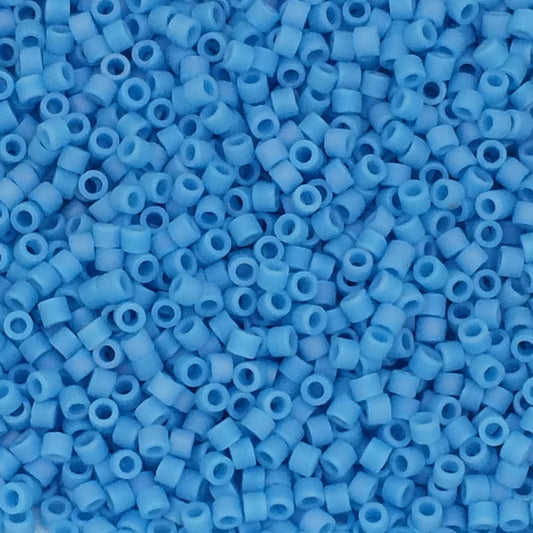 8g perles Miyuki Delicas 11/0, Matte Opaque Sky Blue AB: DB879