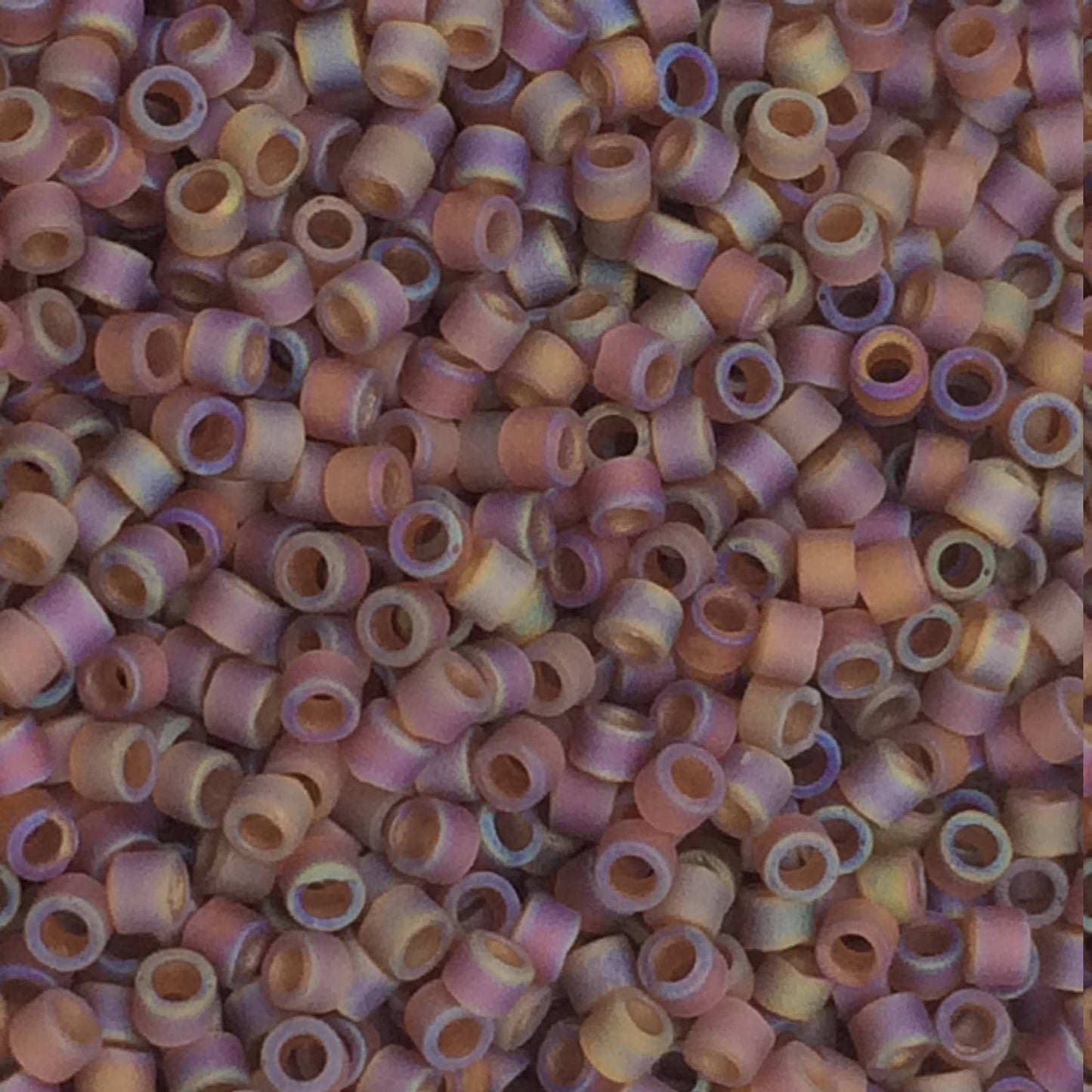 8g perles Miyuki Delicas 11/0, Matte Light Brown AB: DB853